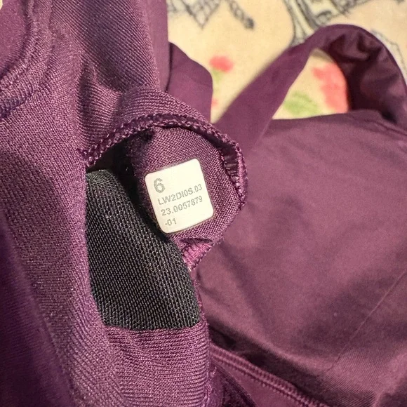 Lululemon Athletica Envital Sports Bra D/DD, sz 6 - Picture 3 of 5